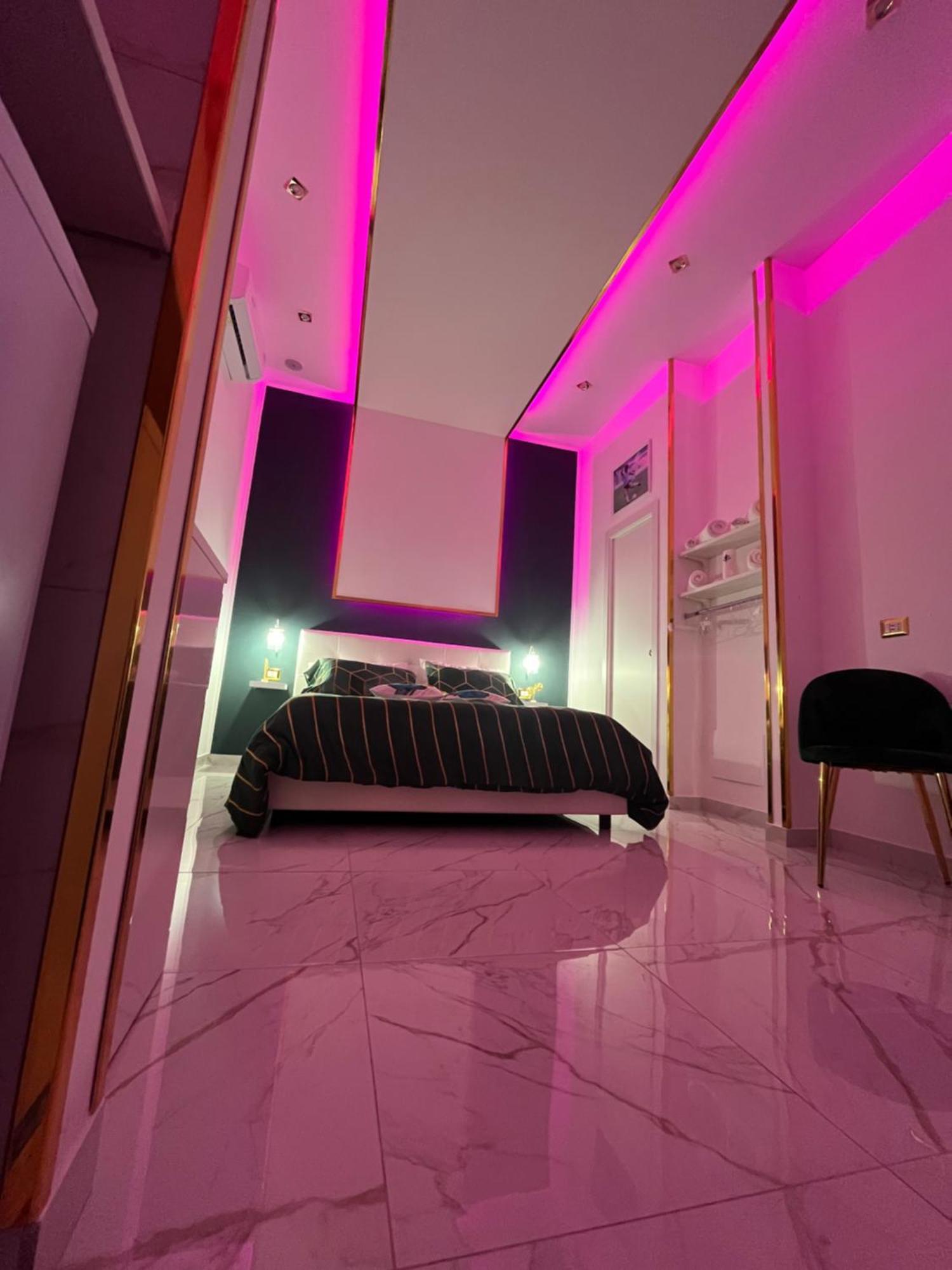 Regina House Apartment Наполи Екстериор снимка