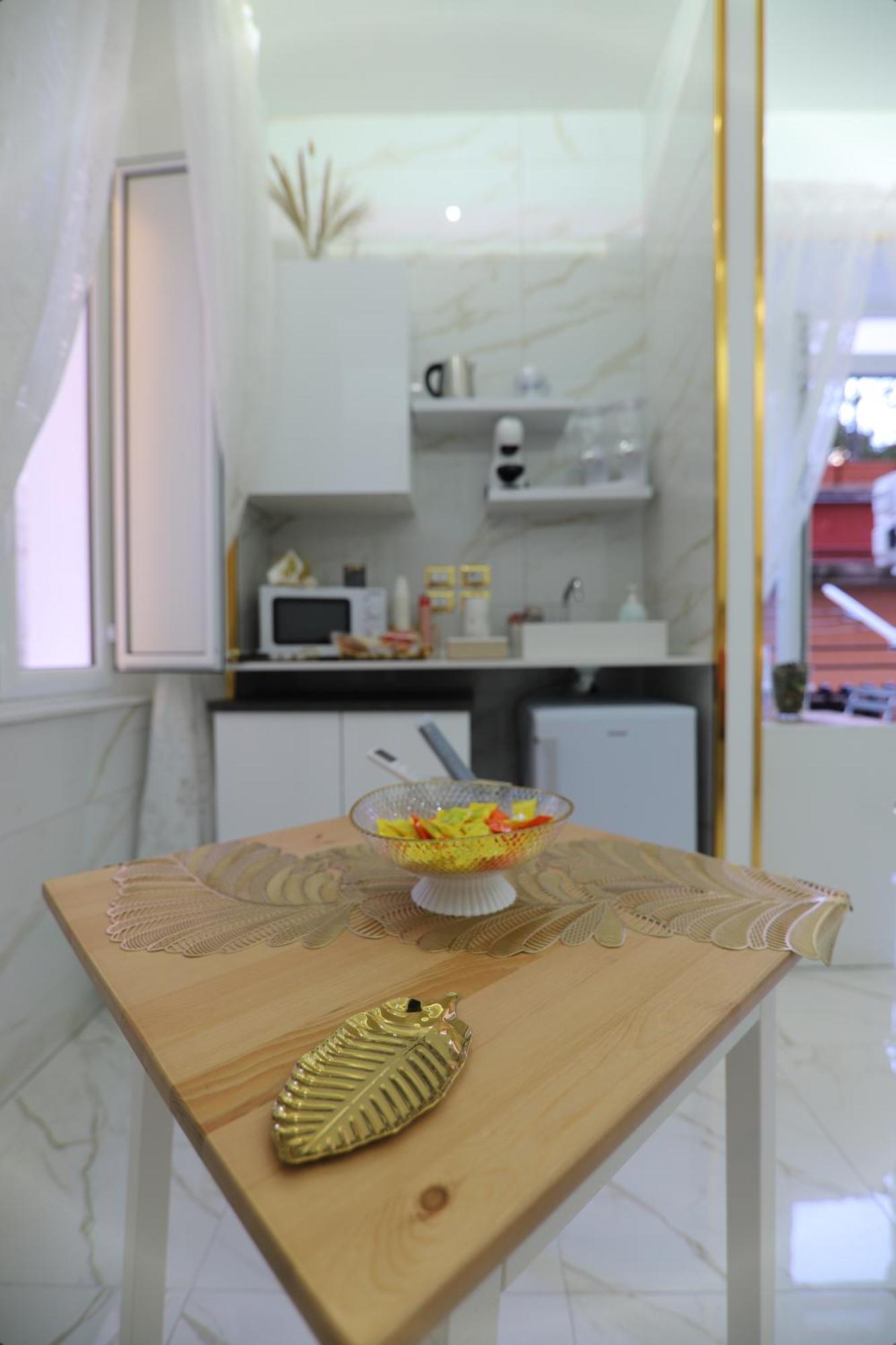 Regina House Apartment Наполи Екстериор снимка