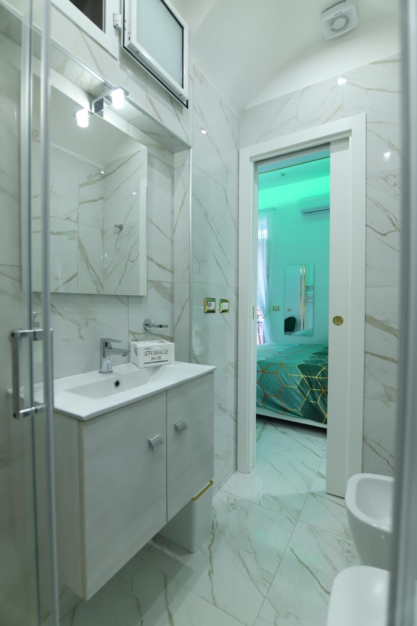 Regina House Apartment Наполи Екстериор снимка