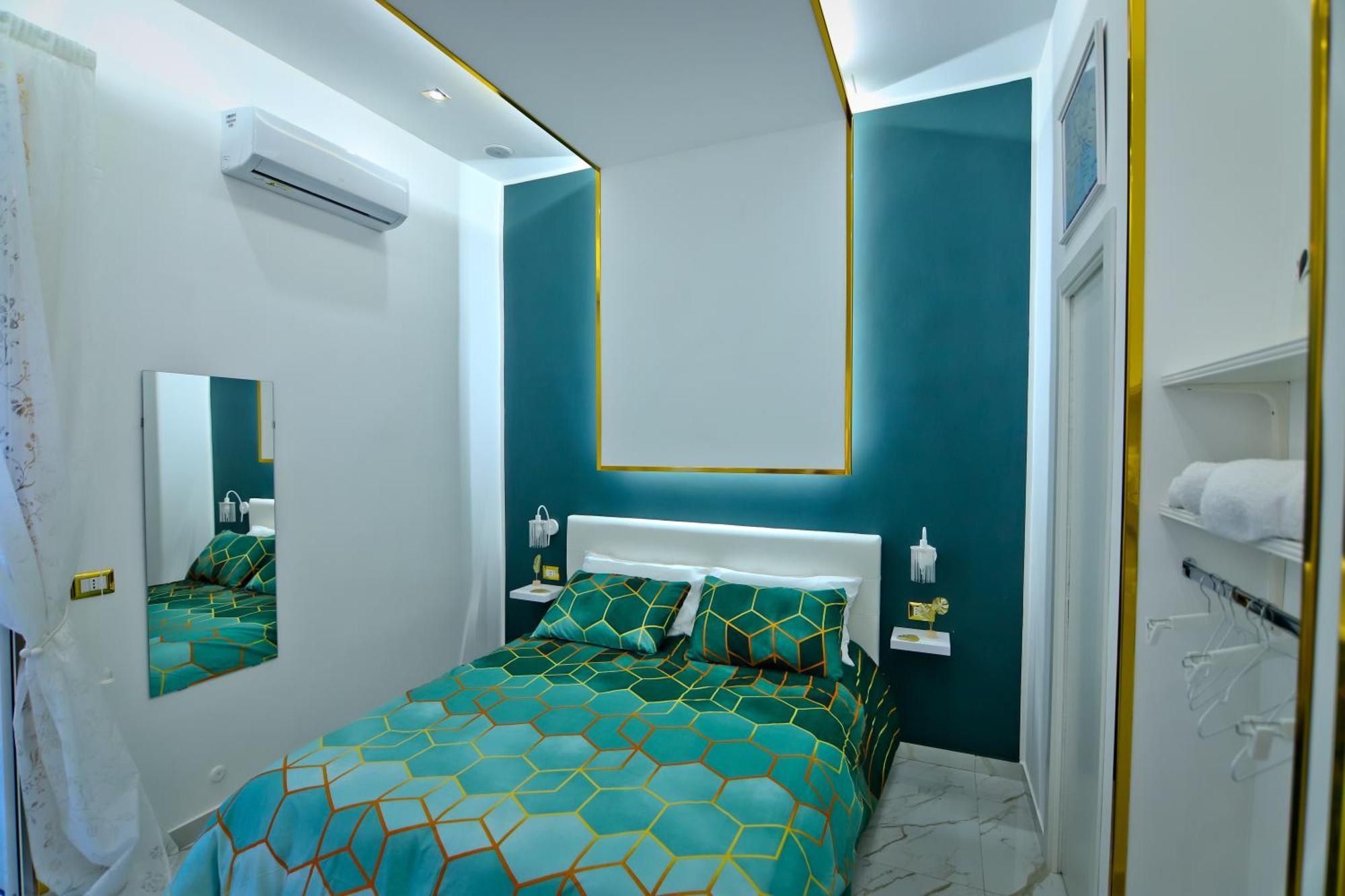 Regina House Apartment Наполи Екстериор снимка