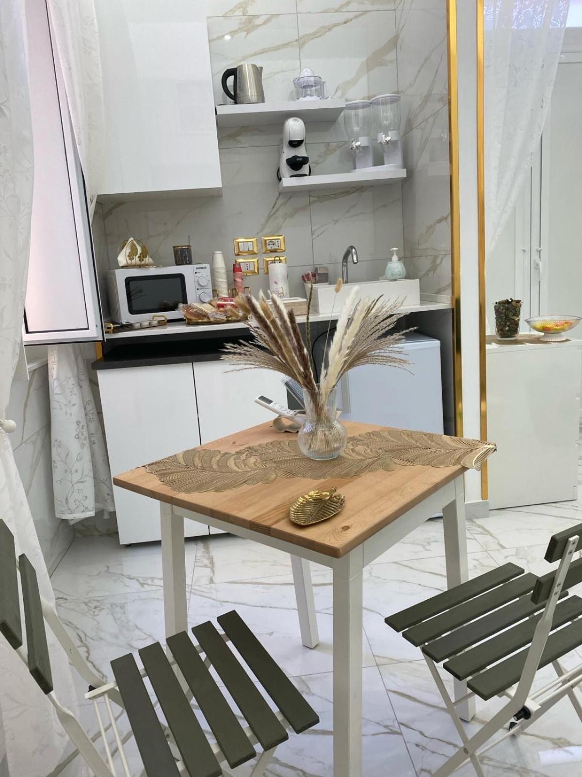 Regina House Apartment Наполи Екстериор снимка