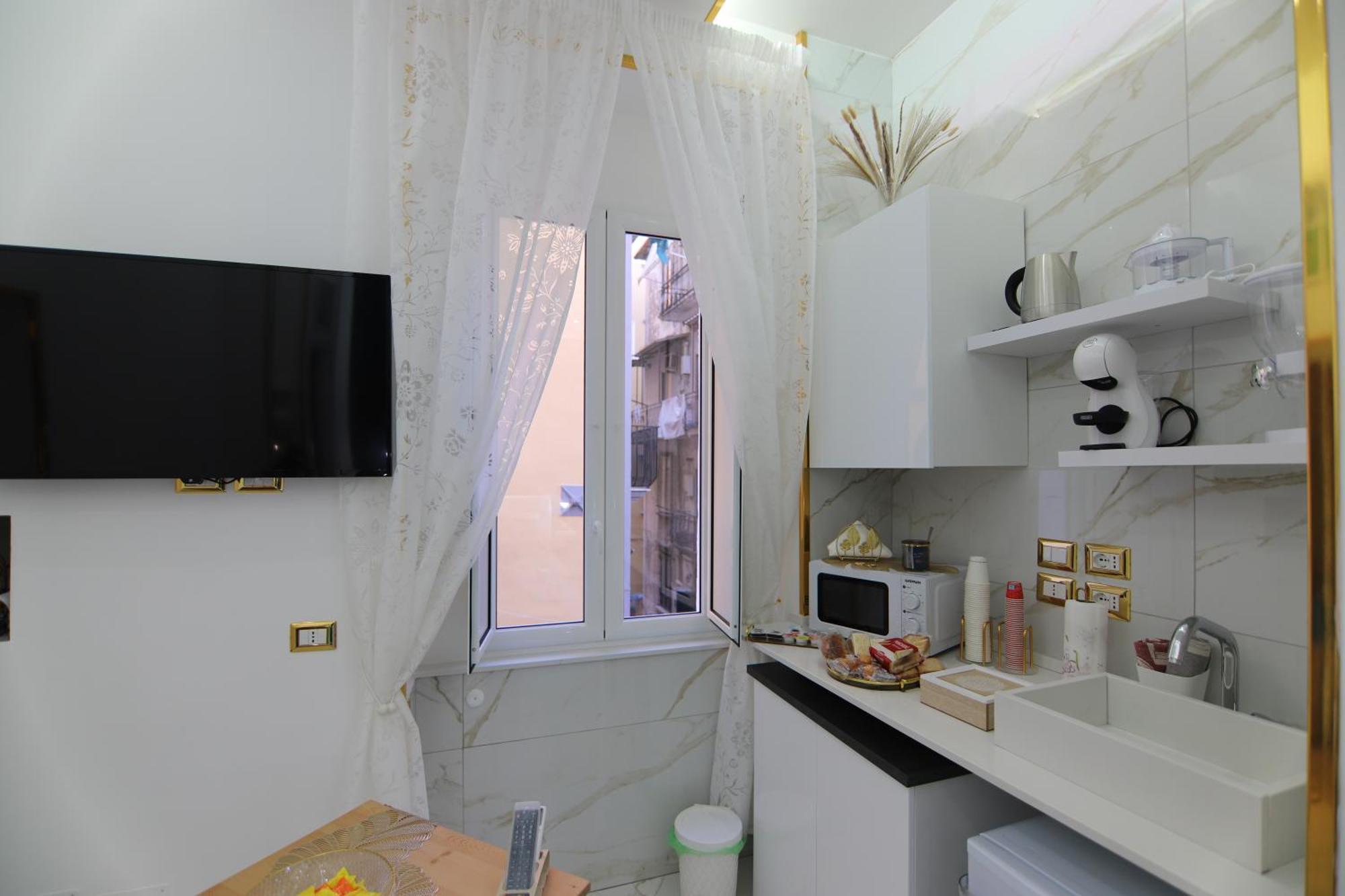 Regina House Apartment Наполи Екстериор снимка