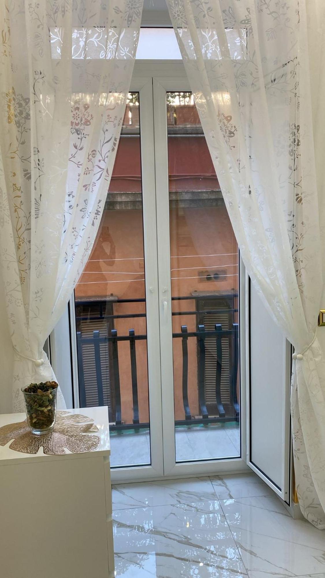 Regina House Apartment Наполи Екстериор снимка