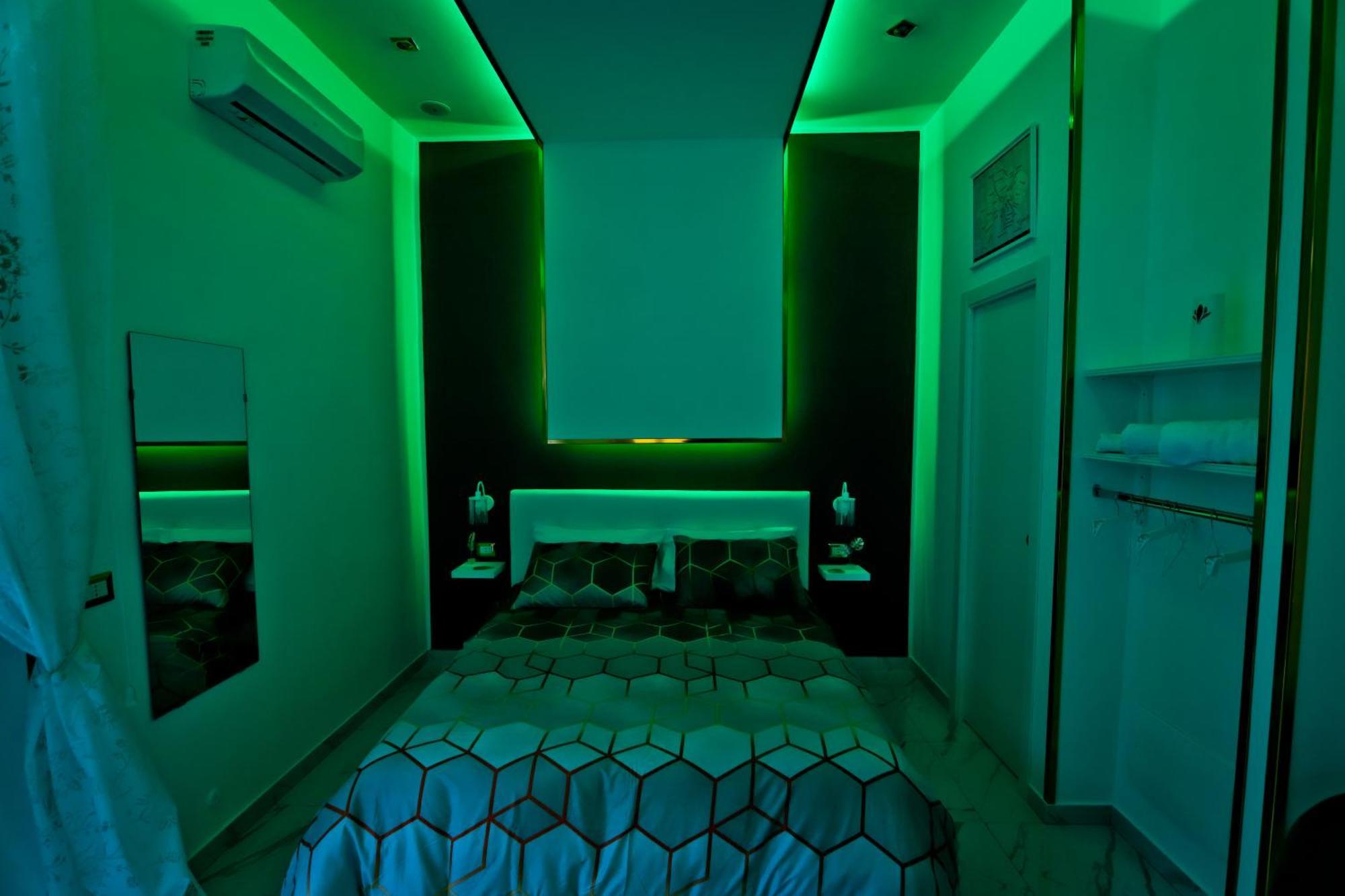 Regina House Apartment Наполи Екстериор снимка
