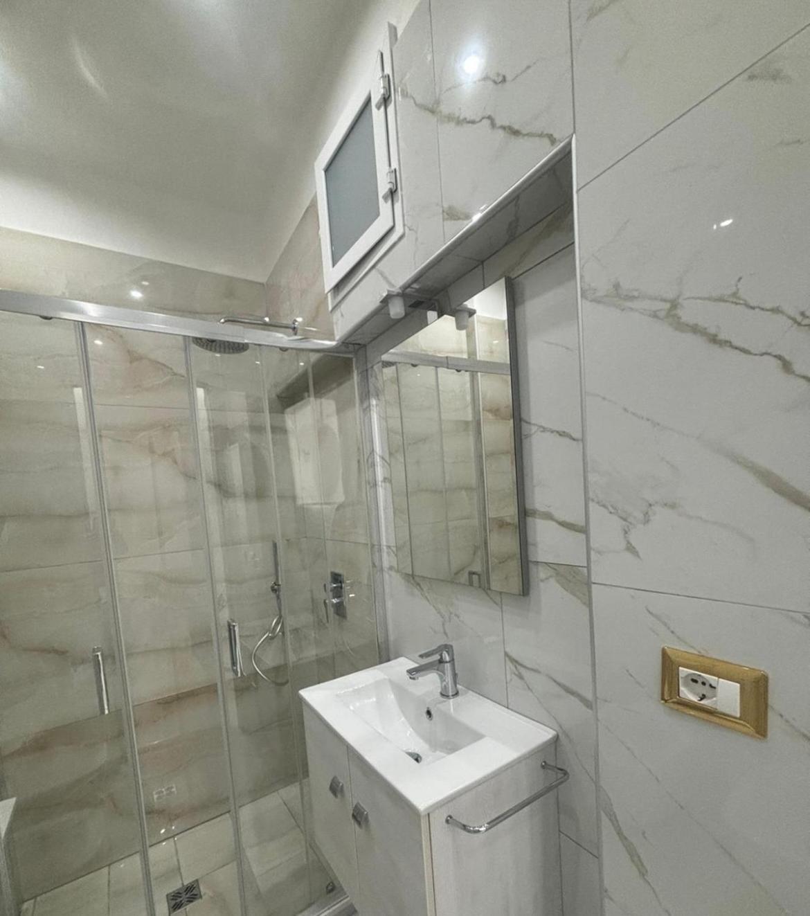 Regina House Apartment Наполи Екстериор снимка