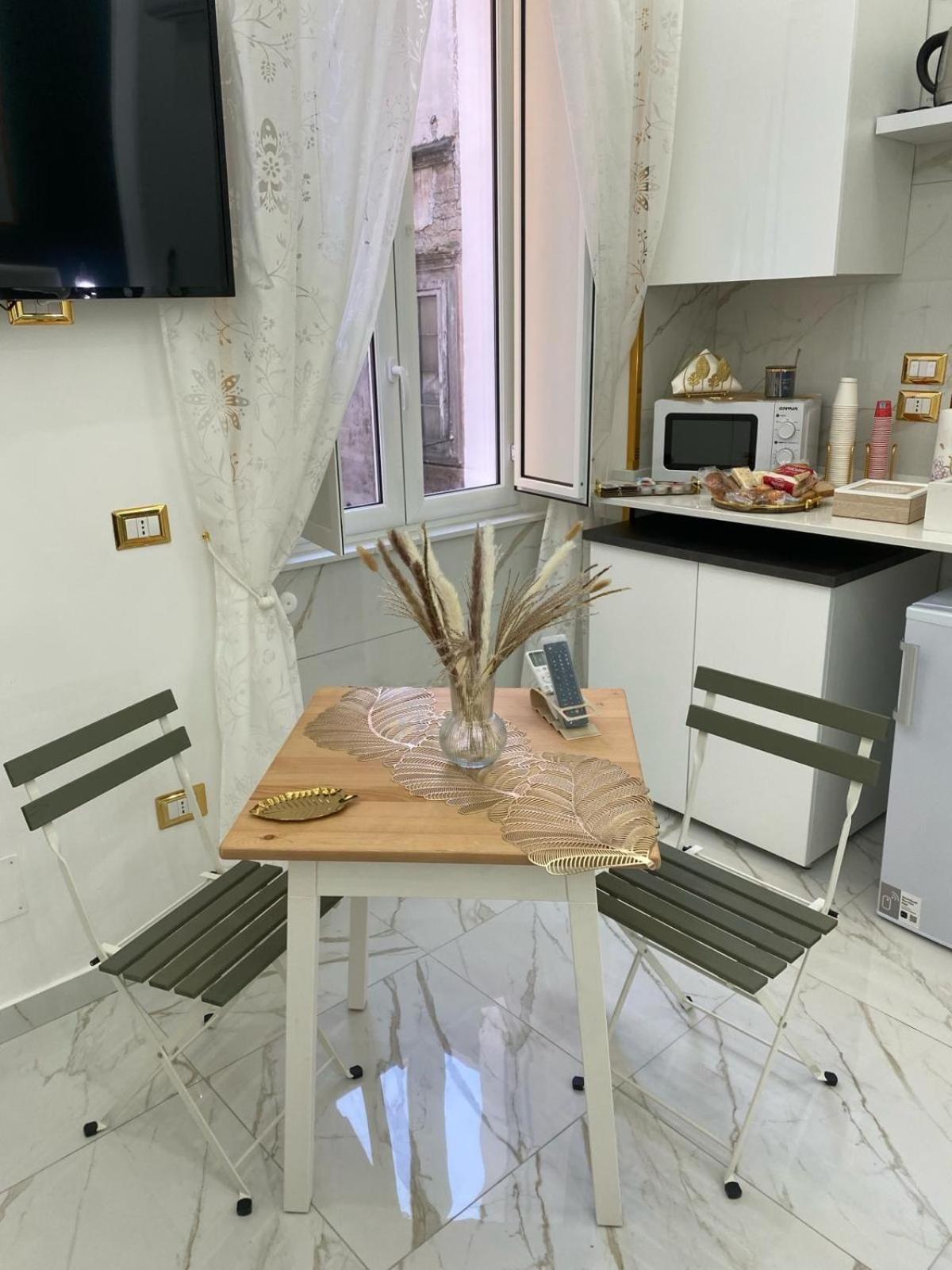 Regina House Apartment Наполи Екстериор снимка