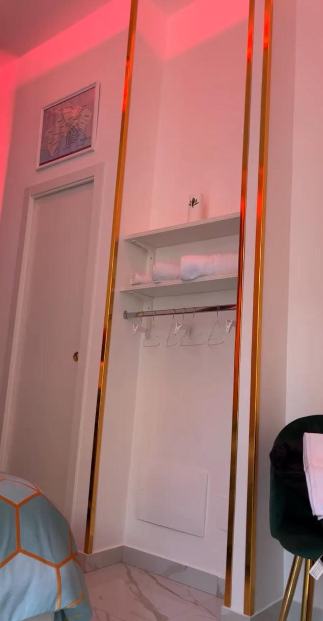 Regina House Apartment Наполи Екстериор снимка