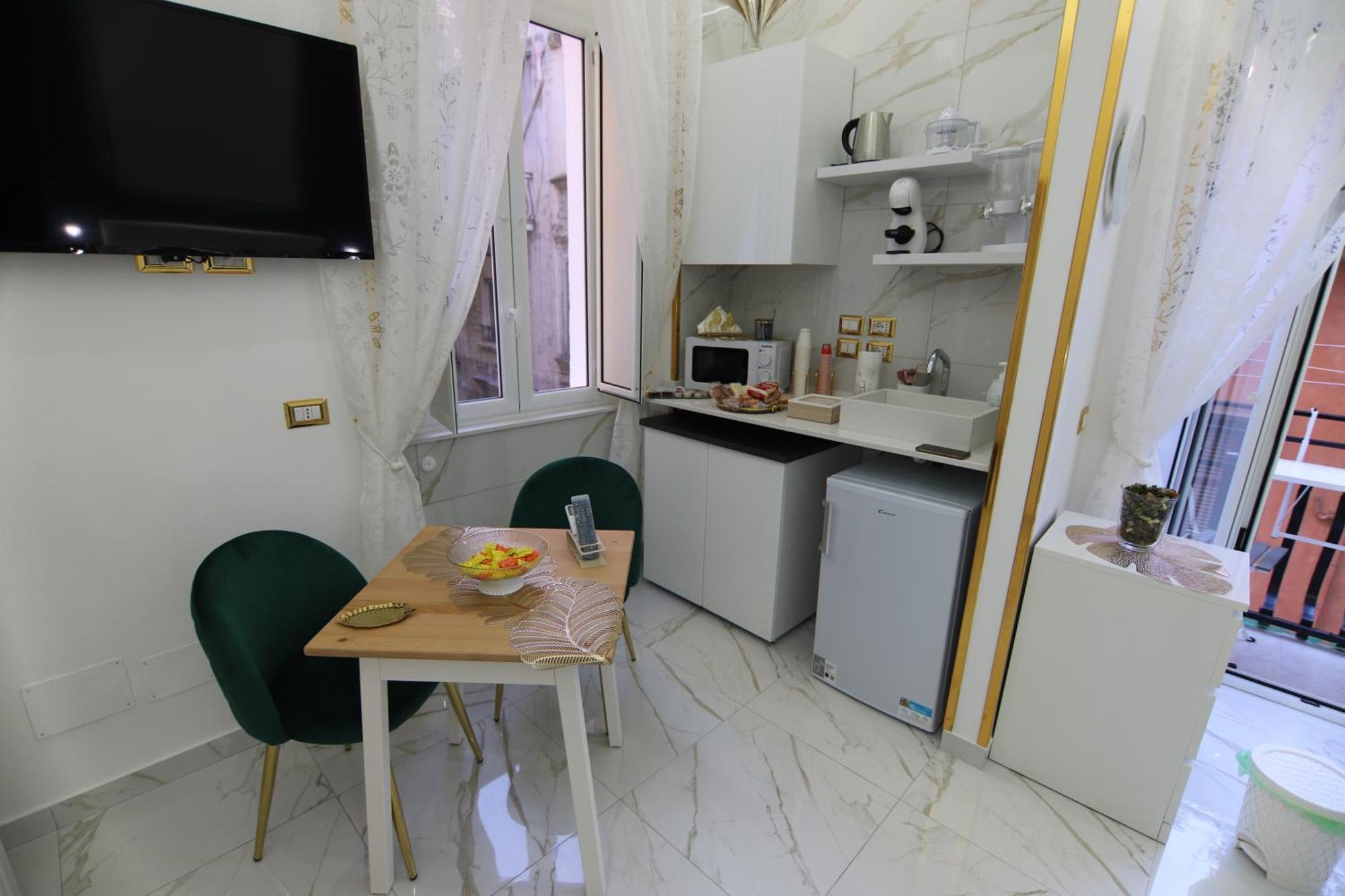 Regina House Apartment Наполи Екстериор снимка
