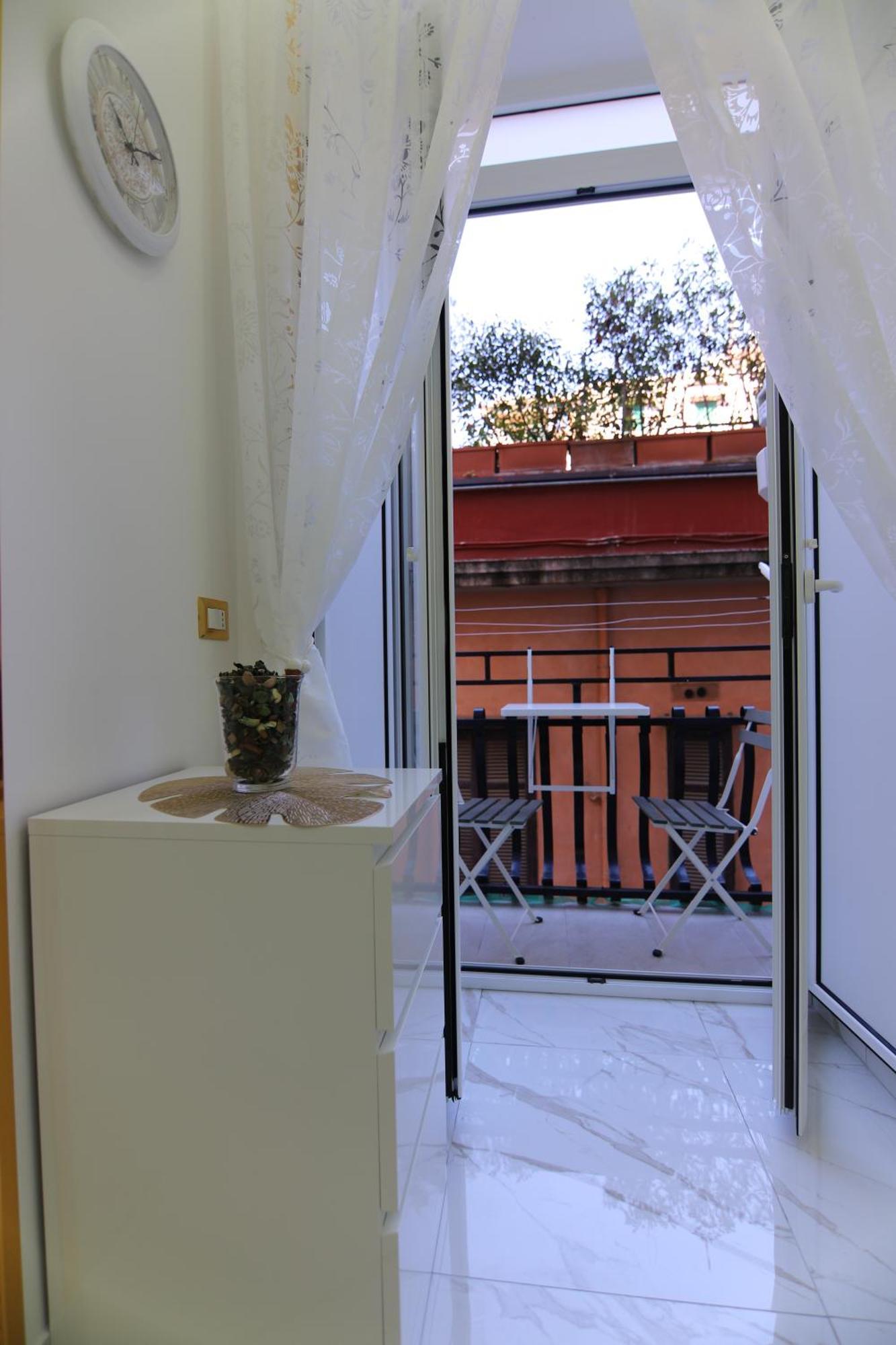 Regina House Apartment Наполи Екстериор снимка