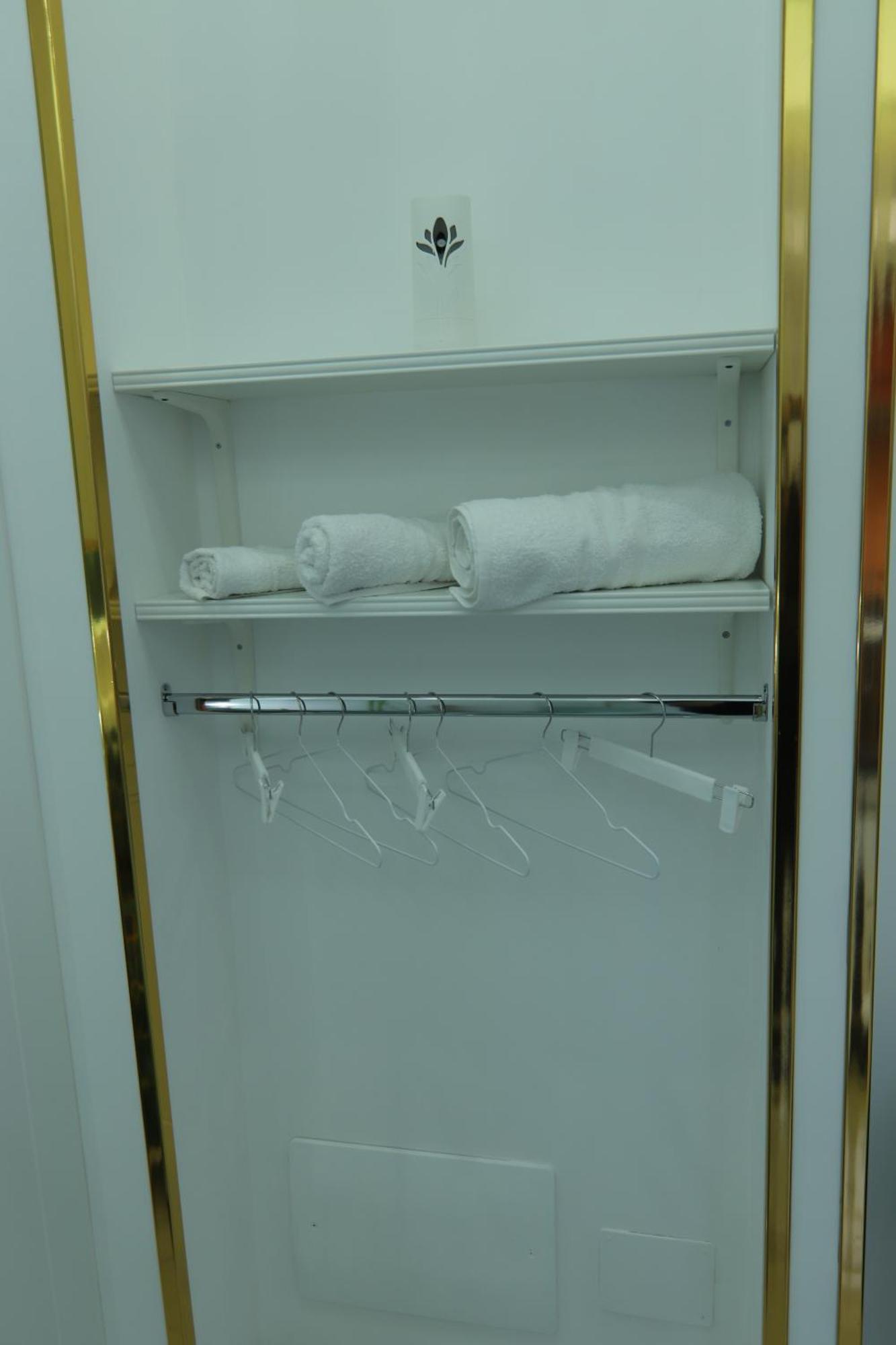 Regina House Apartment Наполи Екстериор снимка