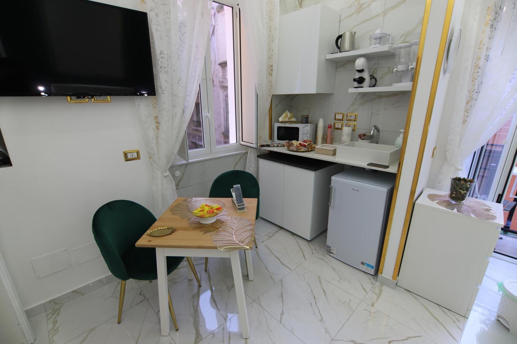 Regina House Apartment Наполи Екстериор снимка